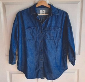 Tailored Stretch Button Down